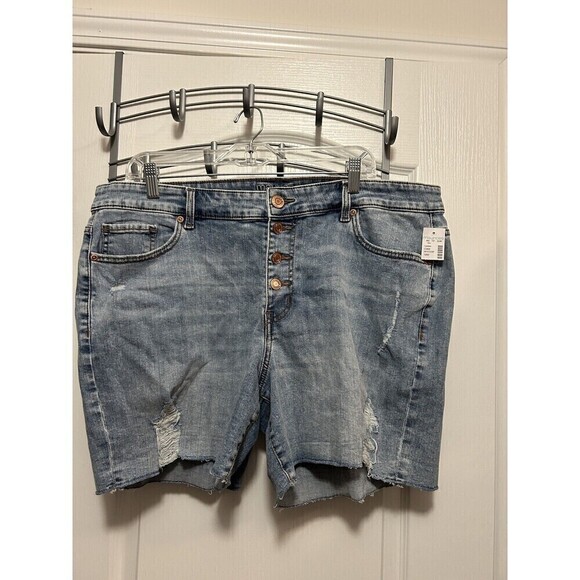Maurices High Rise Denim Shorts Womens Size 18W Light Wash Button Fly Distressed - Picture 1 of 16
